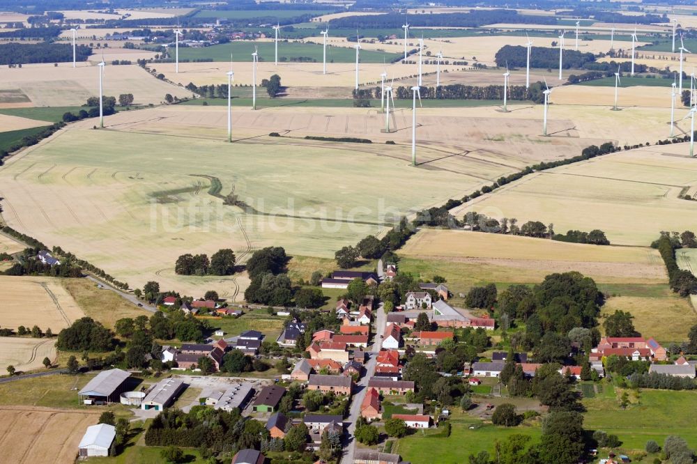 Luftbild Groß Ellingen - Dorf - Ansicht am Rande von Feldern in Groß Ellingen im Bundesland Sachsen-Anhalt, Deutschland