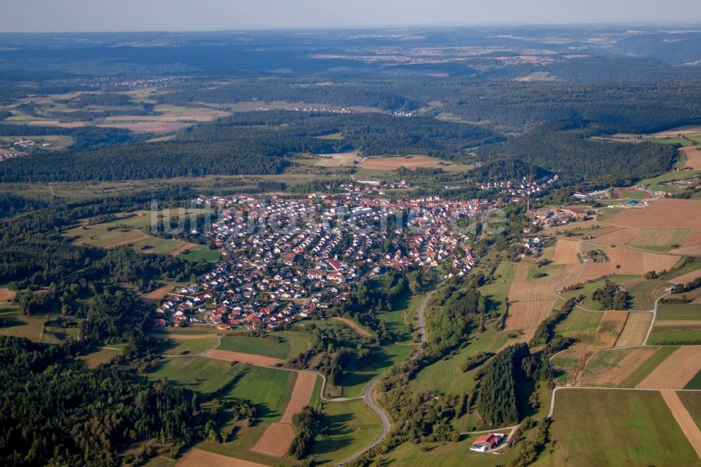 Haiterbach aus der Vogelperspektive: Dorf - Ansicht am Rande von Feldern in Haiterbach im Bundesland Baden-Württemberg, Deutschland