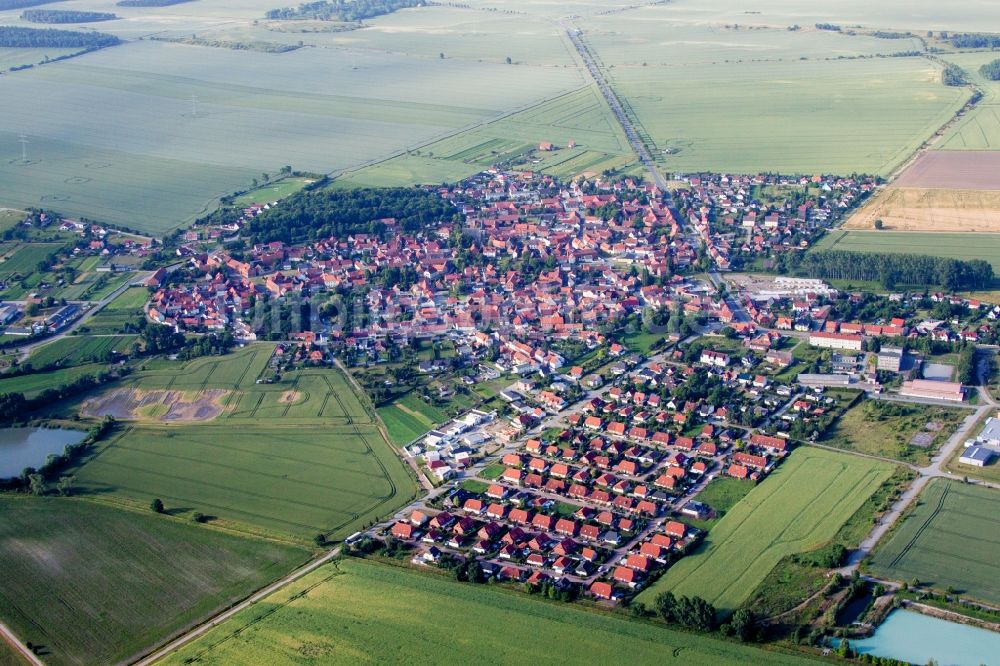 Harsleben von oben - Dorf - Ansicht am Rande von Feldern in Harsleben im Bundesland Sachsen-Anhalt, Deutschland