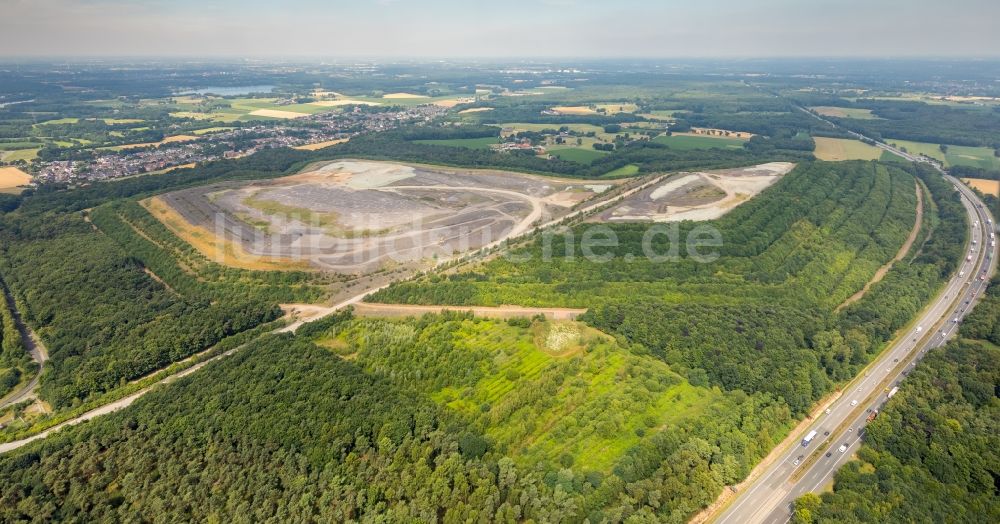 Hünxe von oben - Dorf - Ansicht am Rande von Feldern in Hünxe im Bundesland Nordrhein-Westfalen - NRW, Deutschland