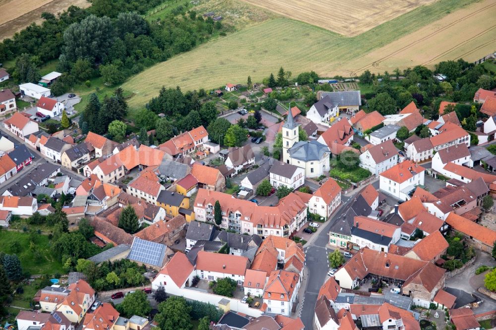 Luftbild Kerzenheim - Dorf - Ansicht am Rande von Feldern in Kerzenheim im Bundesland Rheinland-Pfalz, Deutschland