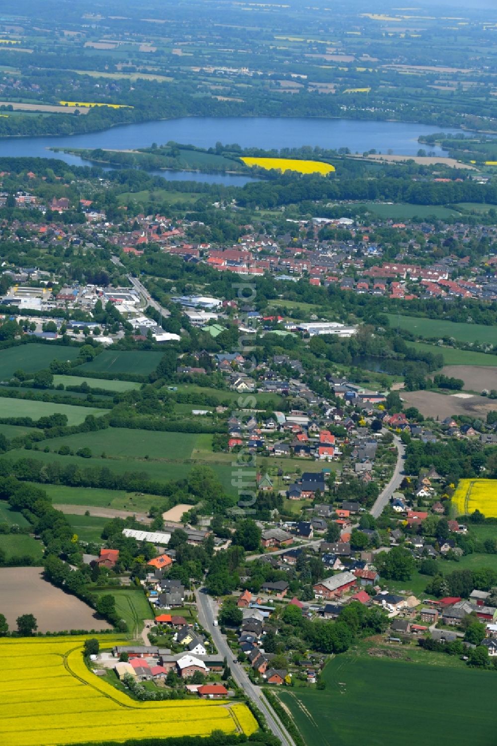 Luftbild Klein Gladebrügge - Dorf - Ansicht am Rande von Feldern in Klein Gladebrügge im Bundesland Schleswig-Holstein, Deutschland