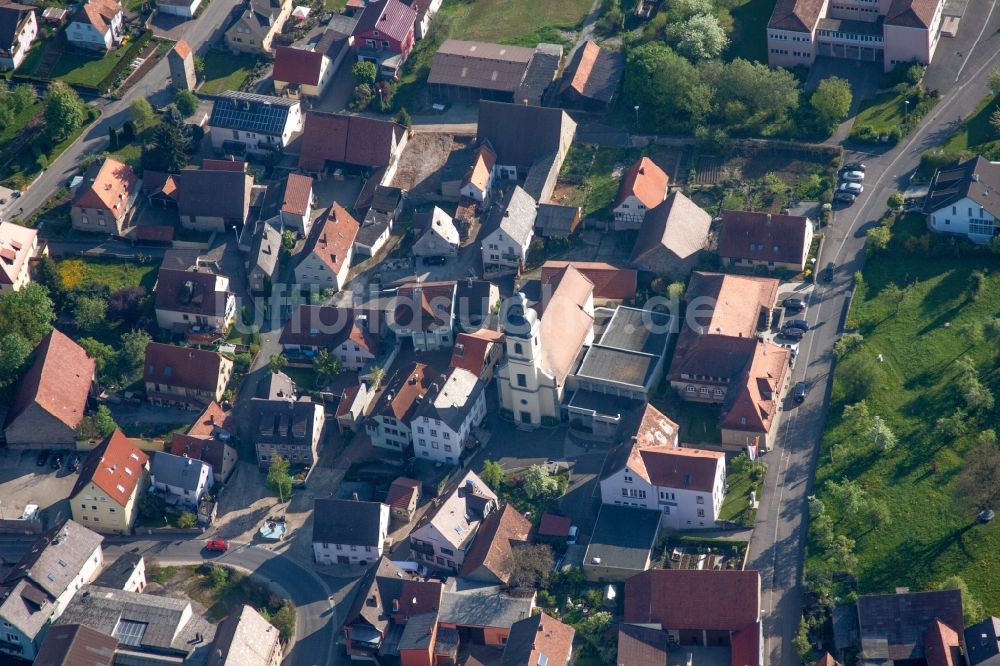 Luftbild Kleinrinderfeld - Dorf - Ansicht am Rande von Feldern in Kleinrinderfeld im Bundesland Bayern, Deutschland