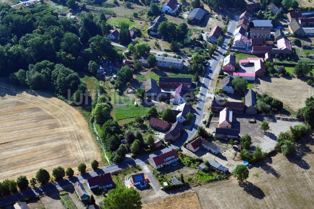 Luftbild Landin - Dorf - Ansicht am Rande von Feldern in Landin im Bundesland Brandenburg, Deutschland