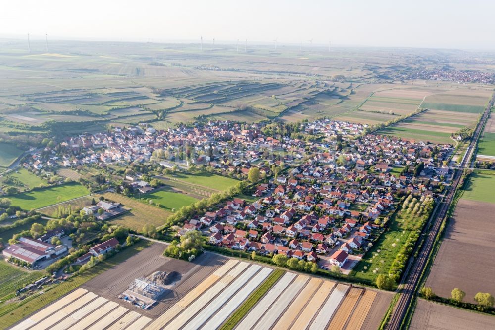 Luftbild Mettenheim - Dorf - Ansicht am Rande von Feldern in Mettenheim im Bundesland Rheinland-Pfalz, Deutschland