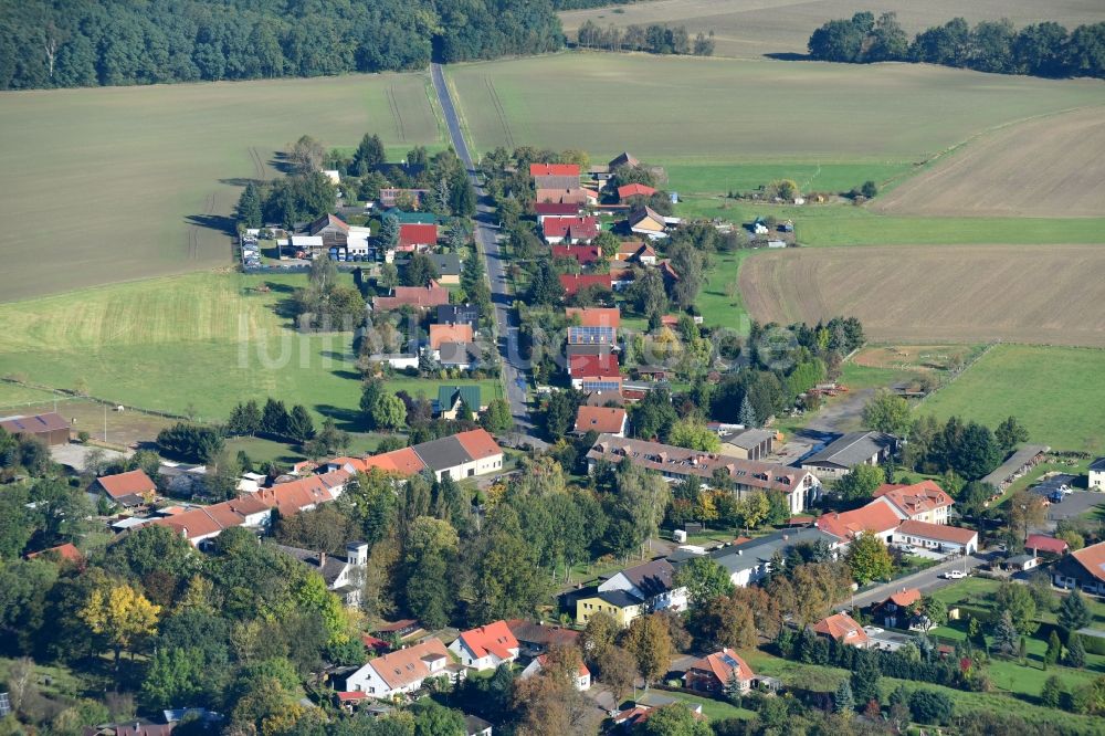 Luftbild Molkenberg - Dorf - Ansicht am Rande von Feldern in Molkenberg im Bundesland Brandenburg, Deutschland