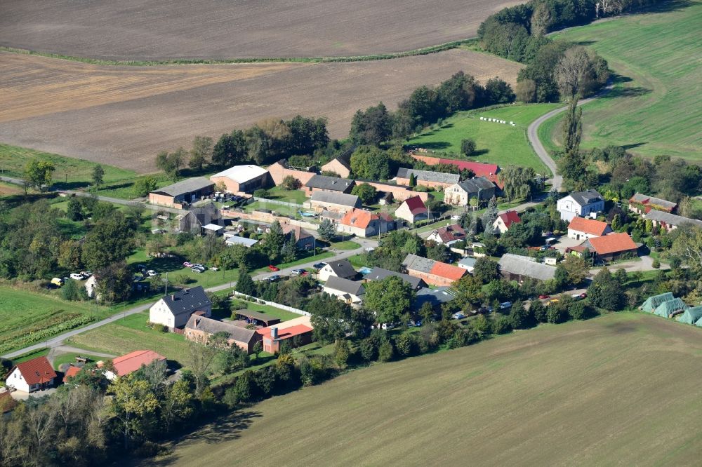 Luftbild Neugaul - Dorf - Ansicht am Rande von Feldern in Neugaul im Bundesland Brandenburg, Deutschland