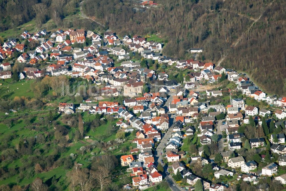 Luftbild Baden-Baden - Dorf - Ansicht am Rande von Feldern im Ortsteil Balg in Baden-Baden im Bundesland Baden-Württemberg, Deutschland