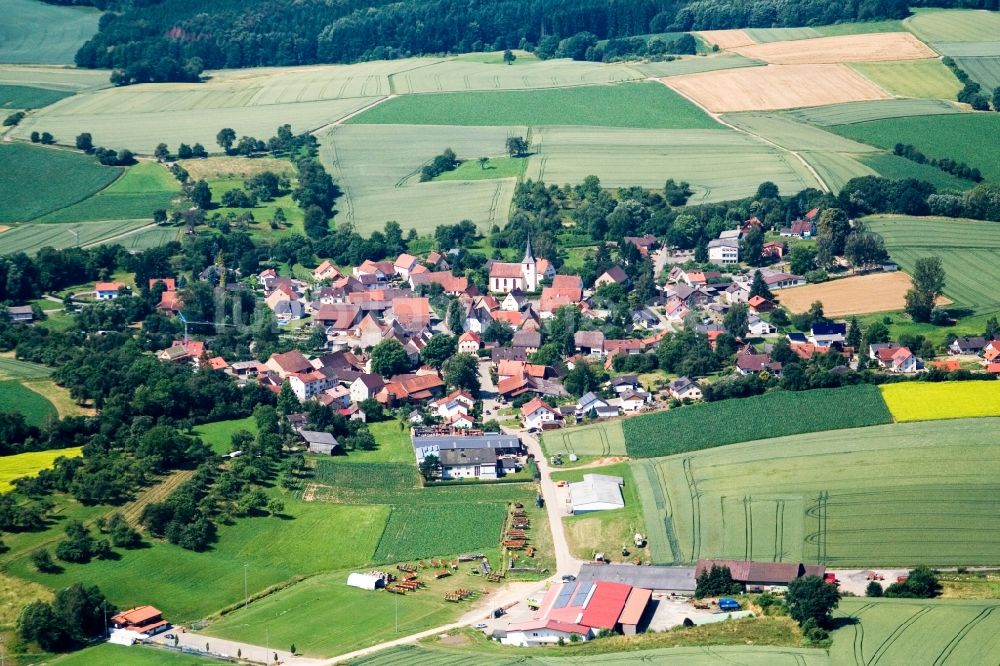 Aglasterhausen aus der Vogelperspektive: Dorf - Ansicht am Rande von Feldern im Ortsteil Daudenzell in Aglasterhausen im Bundesland Baden-Württemberg, Deutschland