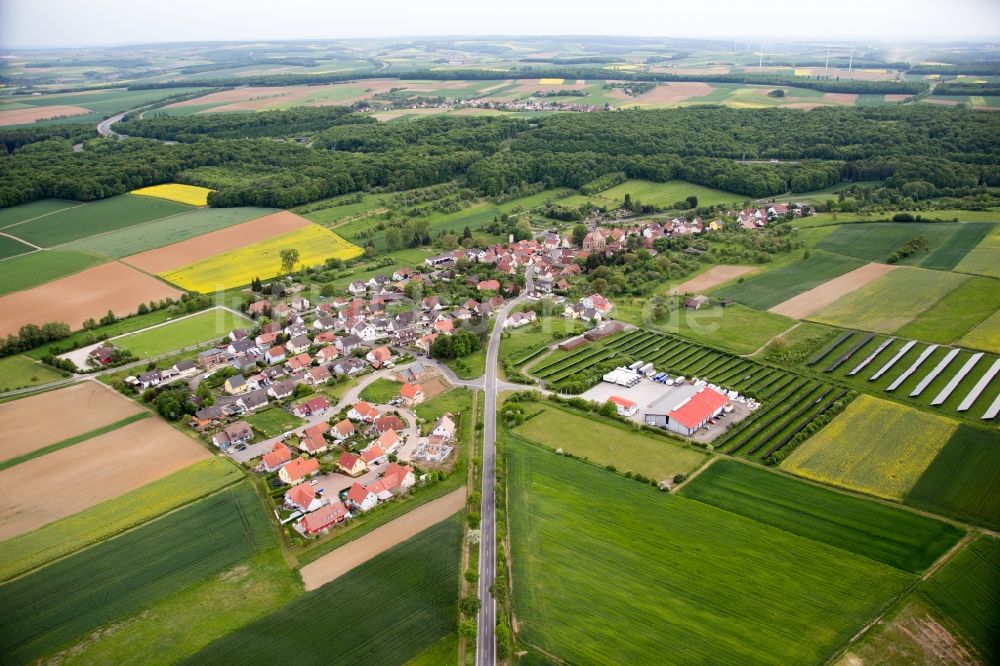 Luftbild Werneck - Dorf - Ansicht am Rande von Feldern im Ortsteil Eckartshausen in Werneck im Bundesland Bayern