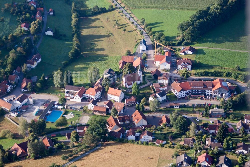 Luftbild Mossautal - Dorf - Ansicht am Rande von Feldern im Ortsteil Güttersbach in Mossautal im Bundesland Hessen, Deutschland