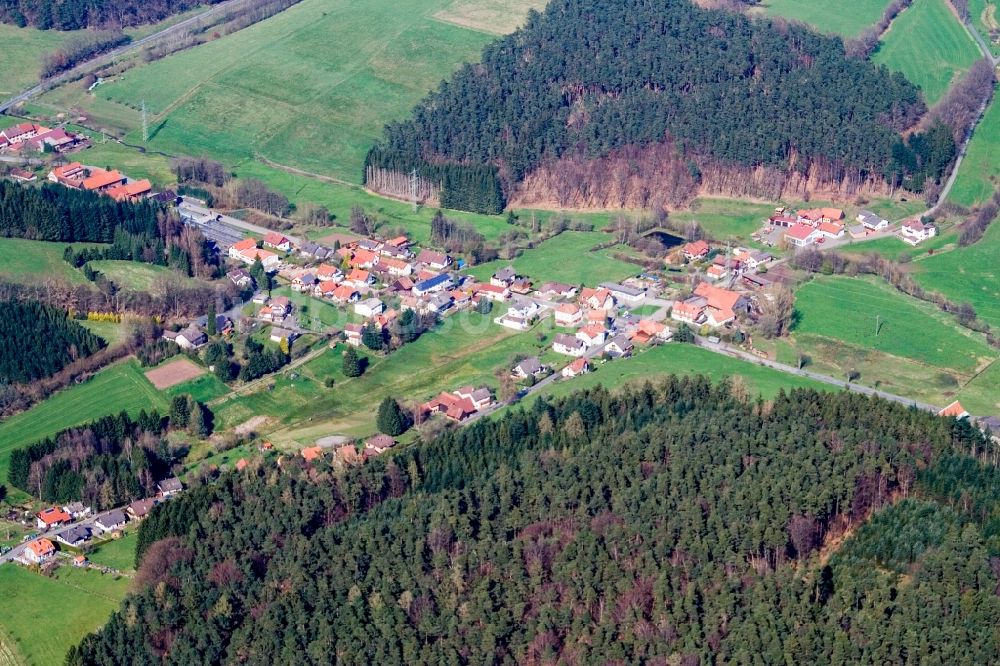 Luftbild Mossautal - Dorf - Ansicht am Rande von Feldern im Ortsteil Güttersbach in Mossautal im Bundesland Hessen, Deutschland