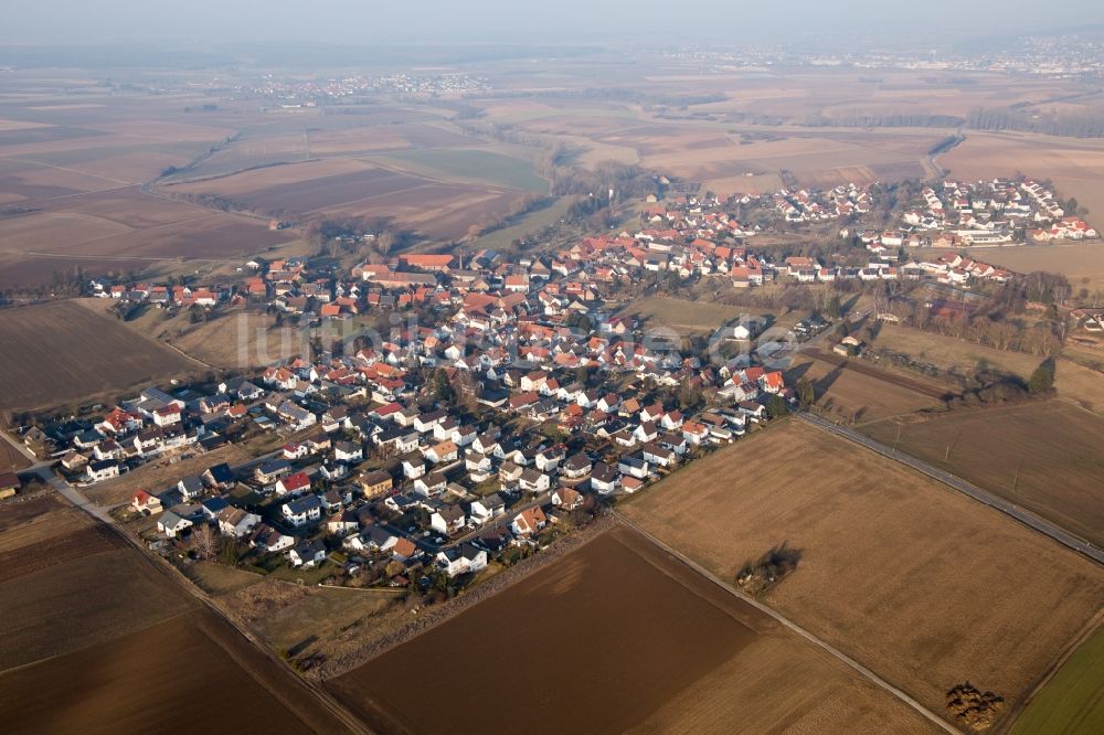 Otzberg von oben - Dorf - Ansicht am Rande von Feldern im Ortsteil Habitzheim in Otzberg im Bundesland Hessen, Deutschland