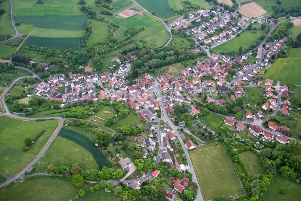 Luftbild Schonungen - Dorf - Ansicht am Rande von Feldern im Ortsteil Hausen in Schonungen im Bundesland Bayern, Deutschland