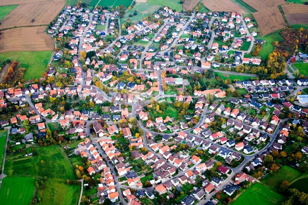 Luftaufnahme Dielheim - Dorf - Ansicht am Rande von Feldern im Ortsteil Horrenberg in Dielheim im Bundesland Baden-Württemberg