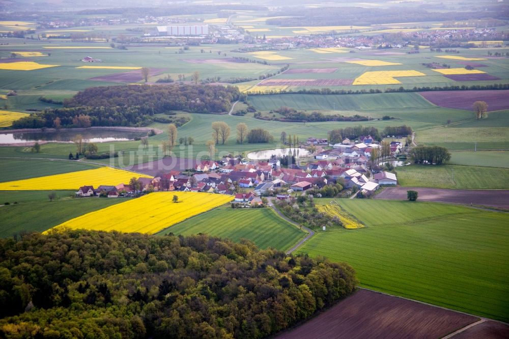 Luftbild Donnersdorf - Dorf - Ansicht am Rande von Feldern im Ortsteil Kleinrheinfeld in Donnersdorf im Bundesland Bayern, Deutschland