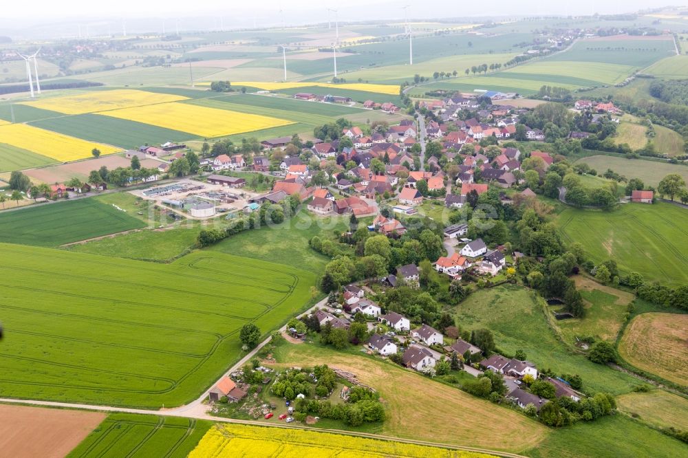 Luftaufnahme Ottenstein - Dorf - Ansicht am Rande von Feldern im Ortsteil Lichtenhagen in Ottenstein im Bundesland Niedersachsen, Deutschland