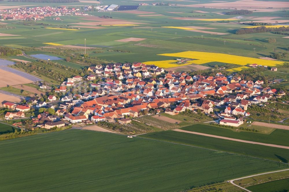 Luftbild Kolitzheim - Dorf - Ansicht am Rande von Feldern im Ortsteil Lindach in Kolitzheim im Bundesland Bayern, Deutschland