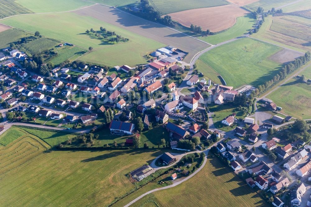 Luftbild Bad Saulgau - Dorf - Ansicht am Rande von Feldern im Ortsteil Moosheim in Bad Saulgau im Bundesland Baden-Württemberg, Deutschland