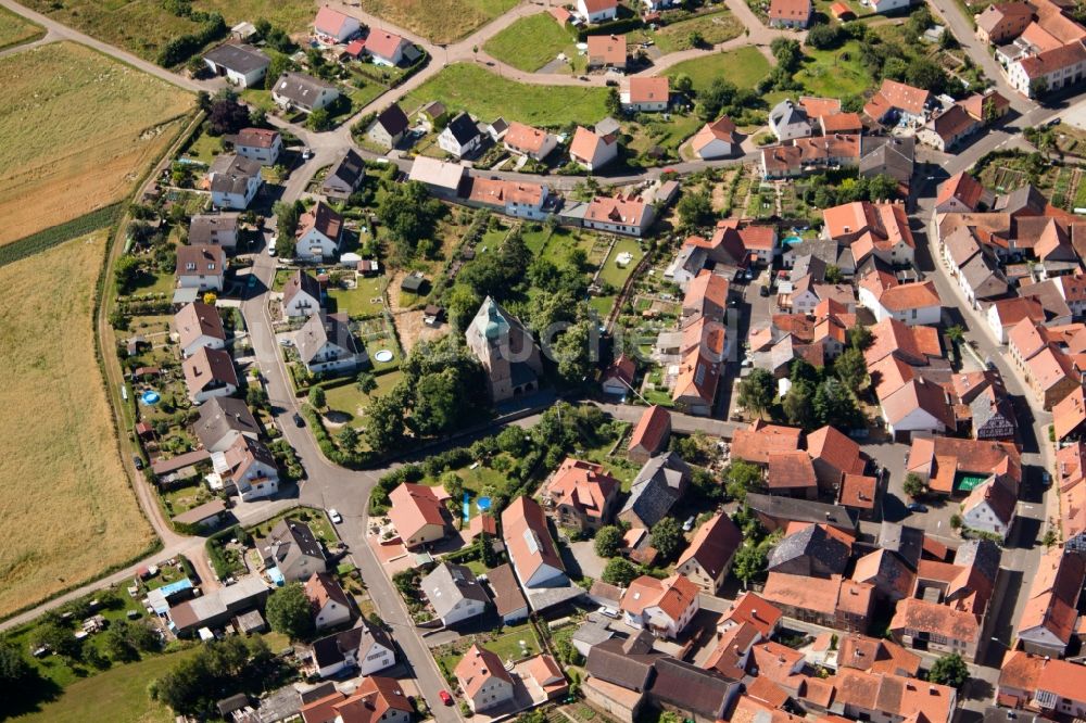 Luftbild Duchroth - Dorf - Ansicht am Rande von Feldern im Ortsteil Neudorferhof in Duchroth im Bundesland Rheinland-Pfalz