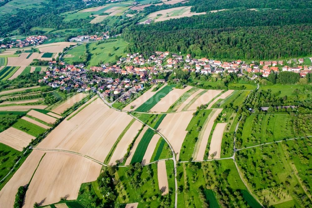 Luftbild Keltern - Dorf - Ansicht am Rande von Feldern im Ortsteil Niebelsbach in Keltern im Bundesland Baden-Württemberg, Deutschland