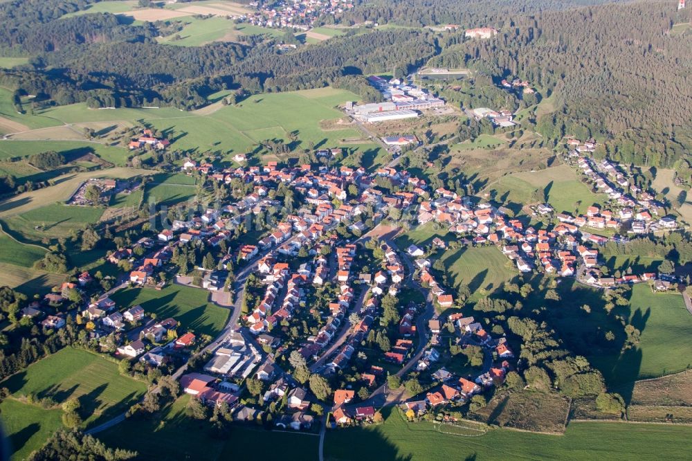 Luftbild Abtsteinach - Dorf - Ansicht am Rande von Feldern im Ortsteil Ober-Abtsteinach in Abtsteinach im Bundesland Hessen, Deutschland