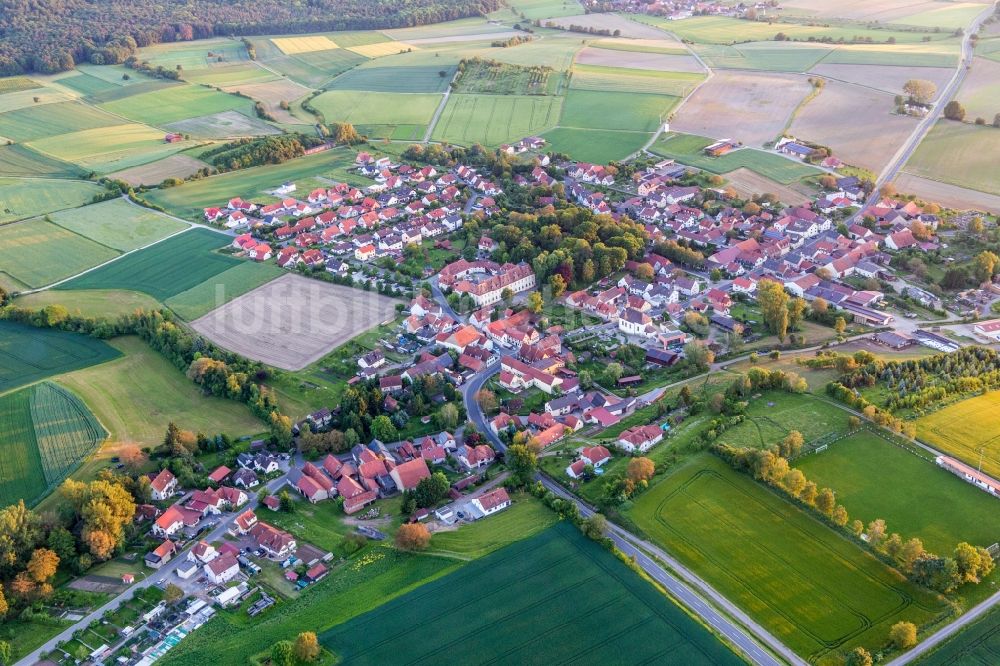 Luftbild Knetzgau - Dorf - Ansicht am Rande von Feldern im Ortsteil Oberschwappach in Knetzgau im Bundesland Bayern, Deutschland