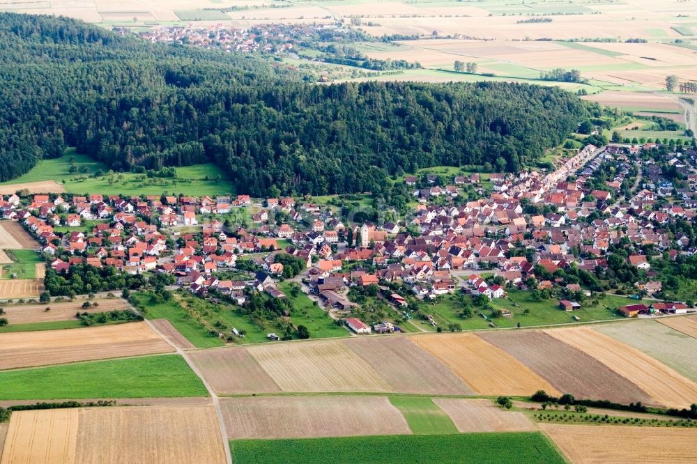 Luftaufnahme Ammerbuch - Dorf - Ansicht am Rande von Feldern im Ortsteil Reusten in Ammerbuch im Bundesland Baden-Württemberg, Deutschland