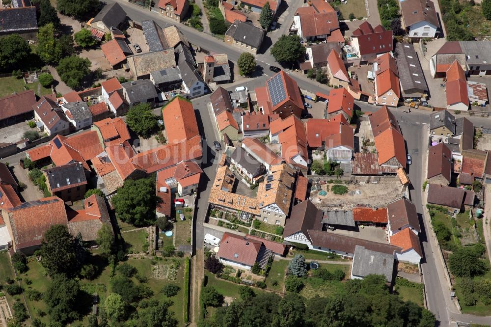 Armsheim von oben - Dorf - Ansicht am Rande von Feldern im Ortsteil Schimsheim in Armsheim im Bundesland Rheinland-Pfalz, Deutschland