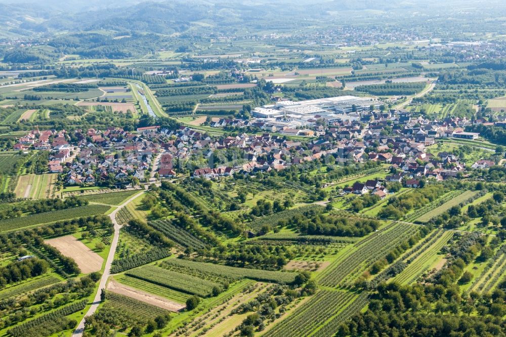 Luftaufnahme Oberkirch - Dorf - Ansicht am Rande von Feldern im Ortsteil Stadelhofen in Oberkirch im Bundesland Baden-Württemberg, Deutschland