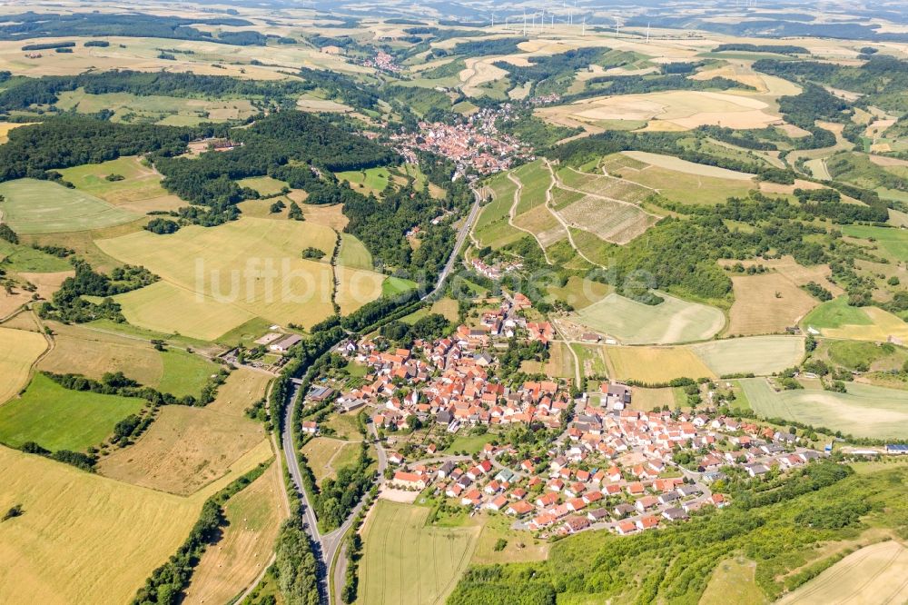 Luftbild Alsenz - Dorf - Ansicht am Rande von Feldern und Ortsumfahrung der B38 in Alsenz im Bundesland Rheinland-Pfalz, Deutschland