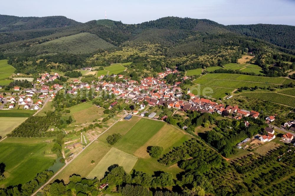 Luftbild Rott - Dorf - Ansicht am Rande von Feldern in Rott in Grand Est, Frankreich