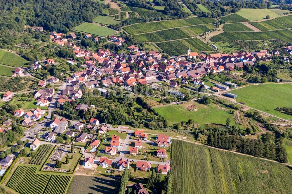 Luftaufnahme Rott - Dorf - Ansicht am Rande von Feldern in Rott in Grand Est, Frankreich