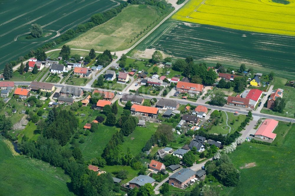 Luftbild Rüting - Dorf - Ansicht am Rande von Feldern in Rüting im Bundesland Mecklenburg-Vorpommern, Deutschland