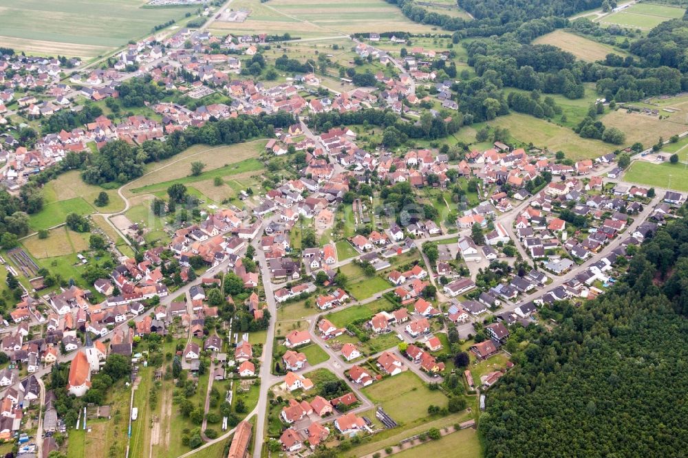 Scheibenhardt aus der Vogelperspektive: Dorf - Ansicht am Rande von Feldern in Scheibenhardt im Bundesland Rheinland-Pfalz, Deutschland