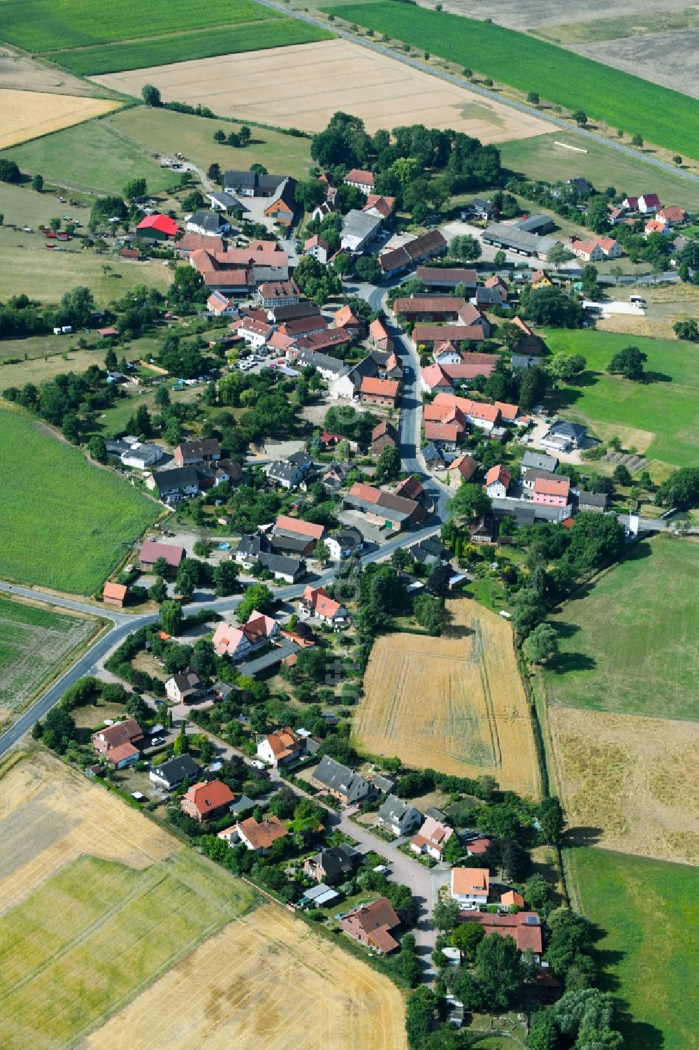 Luftbild Scheppau - Dorf - Ansicht am Rande von Feldern in Scheppau im Bundesland Niedersachsen, Deutschland