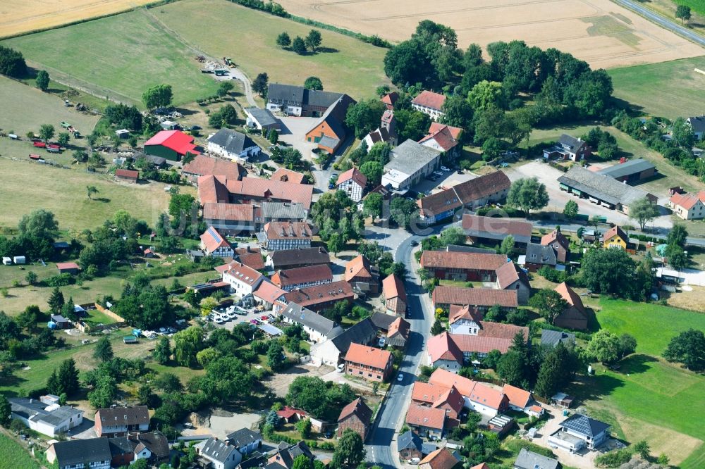 Scheppau von oben - Dorf - Ansicht am Rande von Feldern in Scheppau im Bundesland Niedersachsen, Deutschland