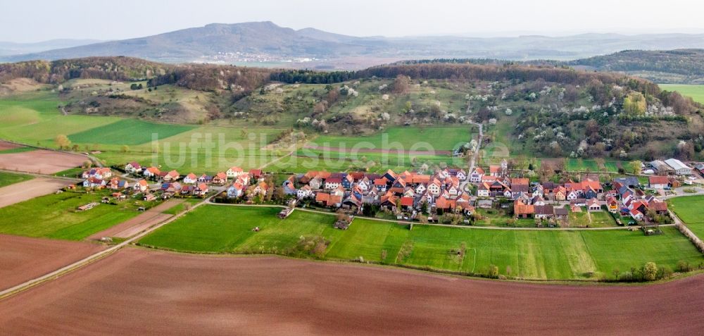 Schlechtsart aus der Vogelperspektive: Dorf - Ansicht am Rande von Feldern in Schlechtsart im Bundesland Thüringen, Deutschland