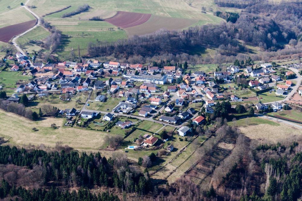 Luftbild Schweix - Dorf - Ansicht am Rande von Feldern in Schweix im Bundesland Rheinland-Pfalz, Deutschland