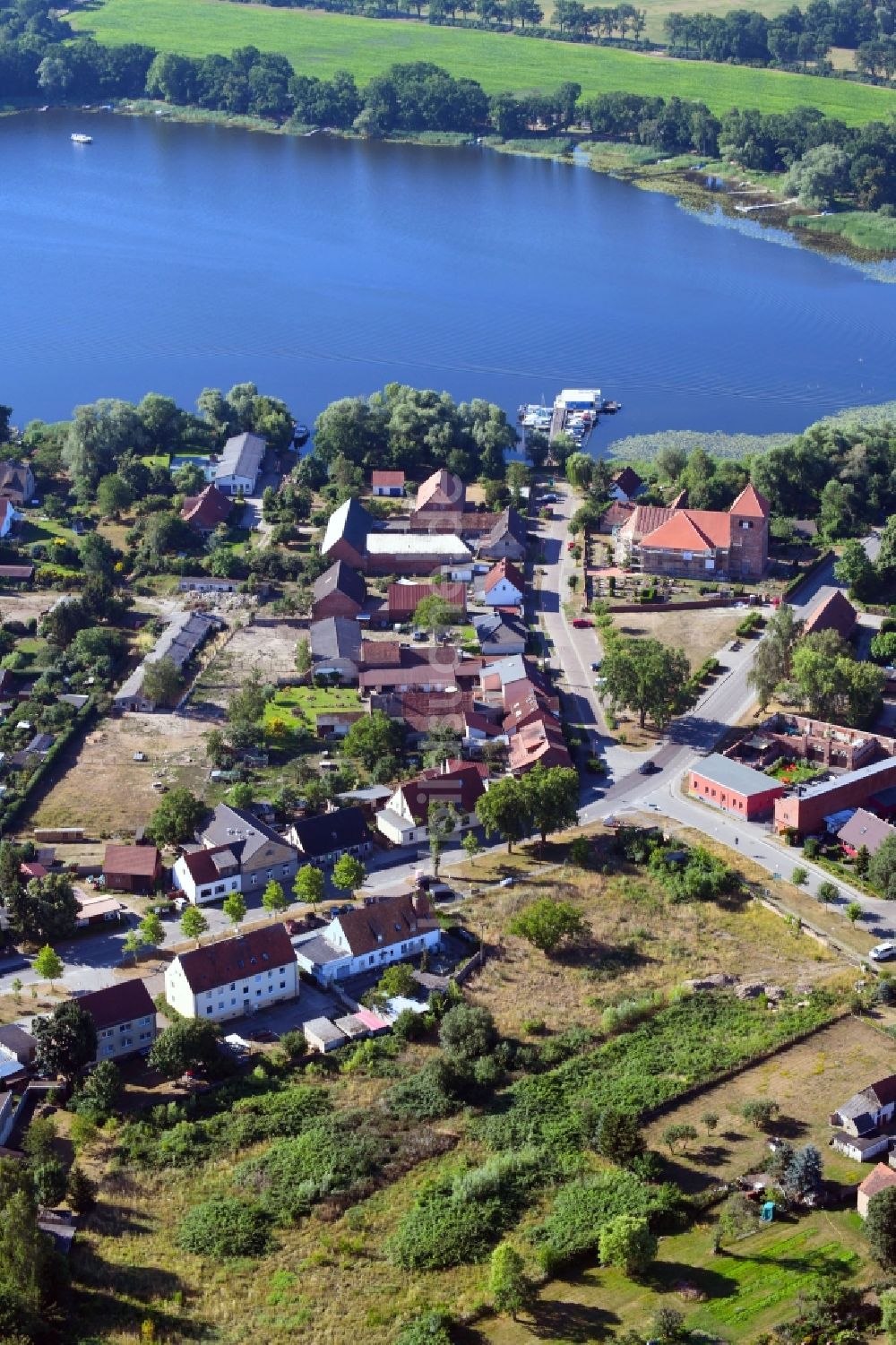 Luftaufnahme Seeblick - Dorf - Ansicht am Rande von Feldern in Seeblick im Bundesland Brandenburg, Deutschland