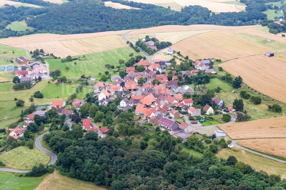 Luftaufnahme Seelen - Dorf - Ansicht am Rande von Feldern in Seelen im Bundesland Rheinland-Pfalz, Deutschland