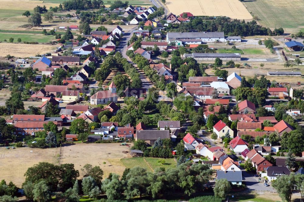 Luftbild Semlin - Dorf - Ansicht am Rande von Feldern in Semlin im Bundesland Brandenburg, Deutschland