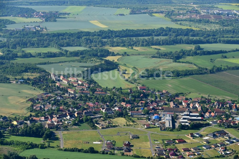 Luftbild Stankovice - Stankowitz - Dorf - Ansicht am Rande von Feldern in Stankovice - Stankowitz in Ustecky kraj - Aussiger Region, Tschechien