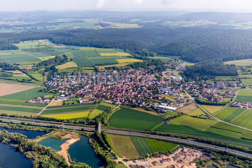 Luftbild Stettfeld - Dorf - Ansicht am Rande von Feldern in Stettfeld im Bundesland Bayern, Deutschland