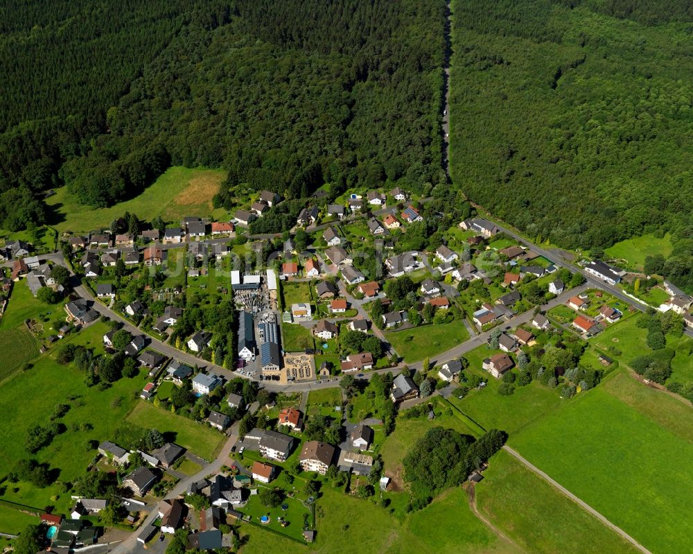 Luftaufnahme Stockhausen - Dorf - Ansicht am Rande von Feldern in Stockhausen im Bundesland Rheinland-Pfalz, Deutschland