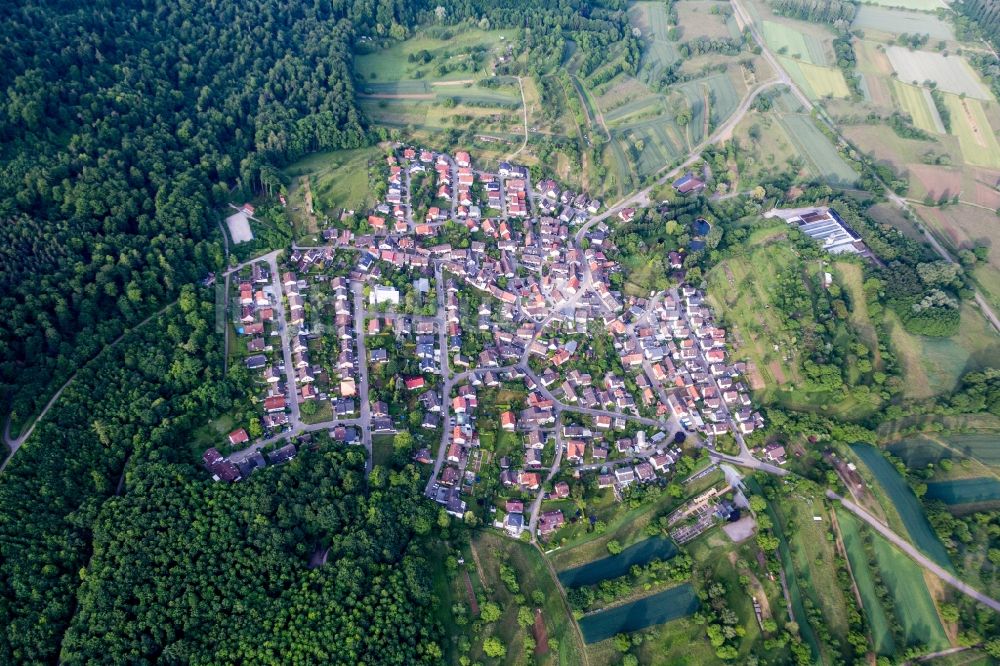 Sulzbach aus der Vogelperspektive: Dorf - Ansicht am Rande von Feldern in Sulzbach im Bundesland Baden-Württemberg, Deutschland