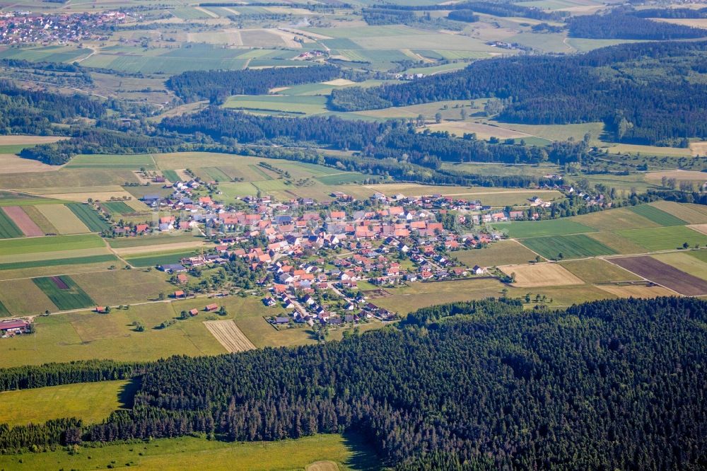 Luftbild Täbingen - Dorf - Ansicht am Rande von Feldern in Täbingen im Bundesland Baden-Württemberg, Deutschland