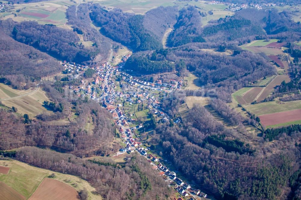 Luftaufnahme Trulben - Dorf - Ansicht am Rande von Feldern in Trulben im Bundesland Rheinland-Pfalz, Deutschland