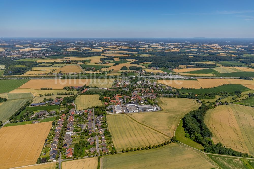 Luftbild Vellern - Dorf - Ansicht am Rande von Feldern in Vellern im Bundesland Nordrhein-Westfalen, Deutschland