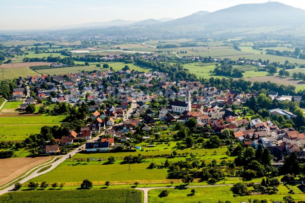 Weitenung aus der Vogelperspektive: Dorf - Ansicht am Rande von Feldern in Weitenung im Bundesland Baden-Württemberg, Deutschland